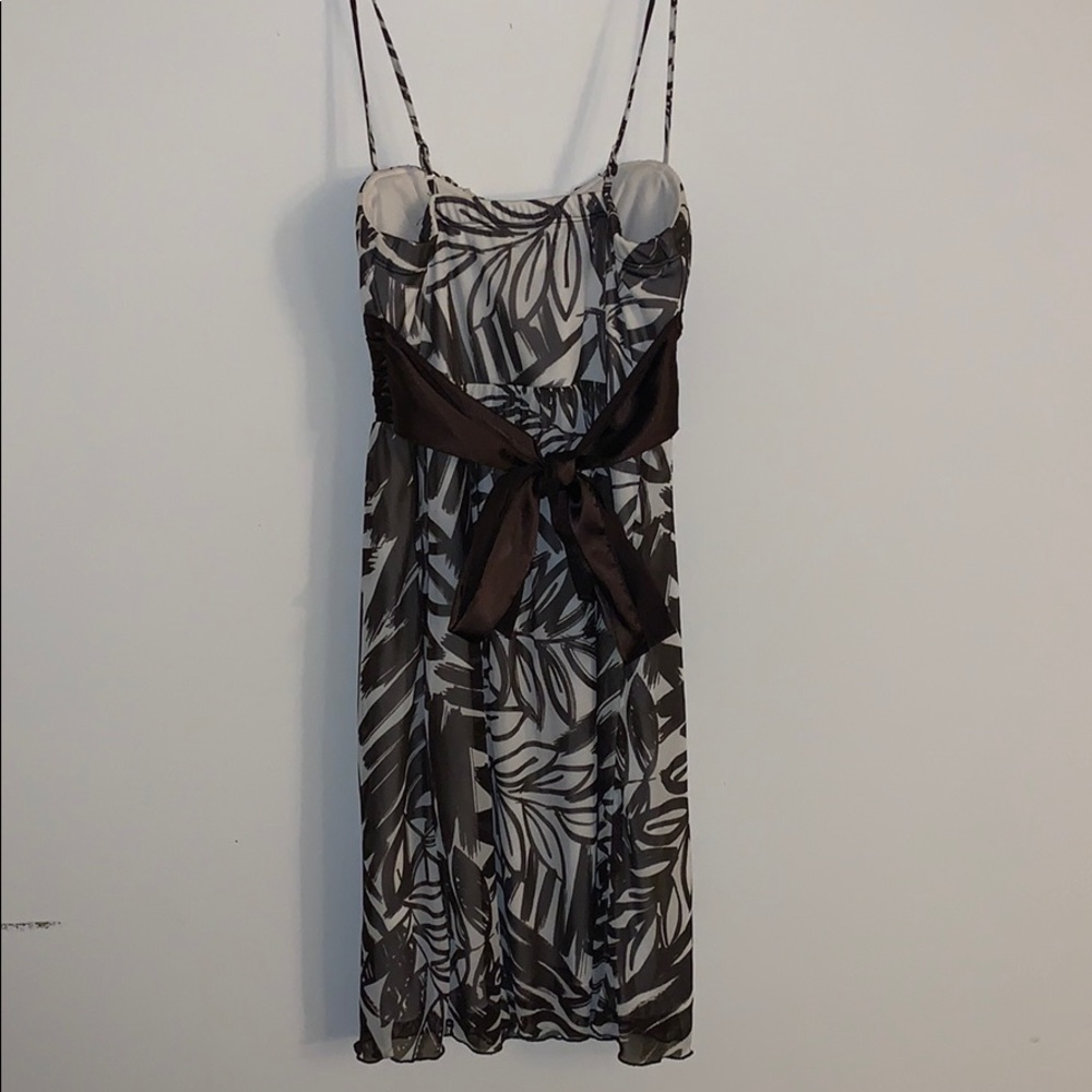 Cute Flowy Dres - Picture 2 of 2